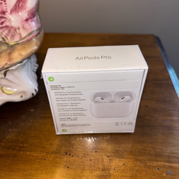 Apple Airpod Pros Gen 2 - Picture 2 of 2